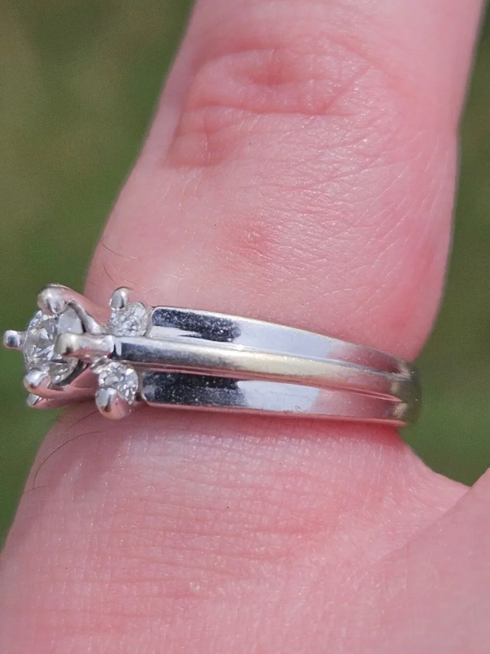 N/A 18k white